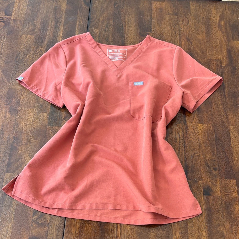 FIGS Women's V-Neck Scrub Top - terracotta